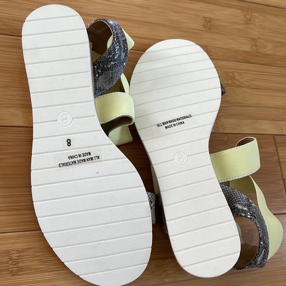 DV by Dolce Vita | Flippa Elastic Wedge Sandals Sz 8 - Picture 6 of 7